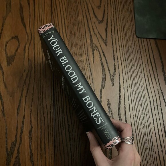 Your Blood My Bones Kelly Andrew SIGNED Romance Fantasy Horror YA Creepy - Picture 4 of 8